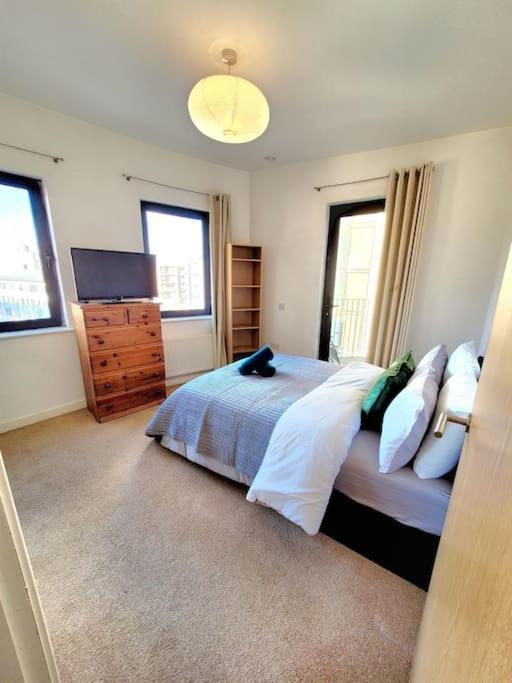 Battersea Power Station Suite Londýn Exteriér fotografie